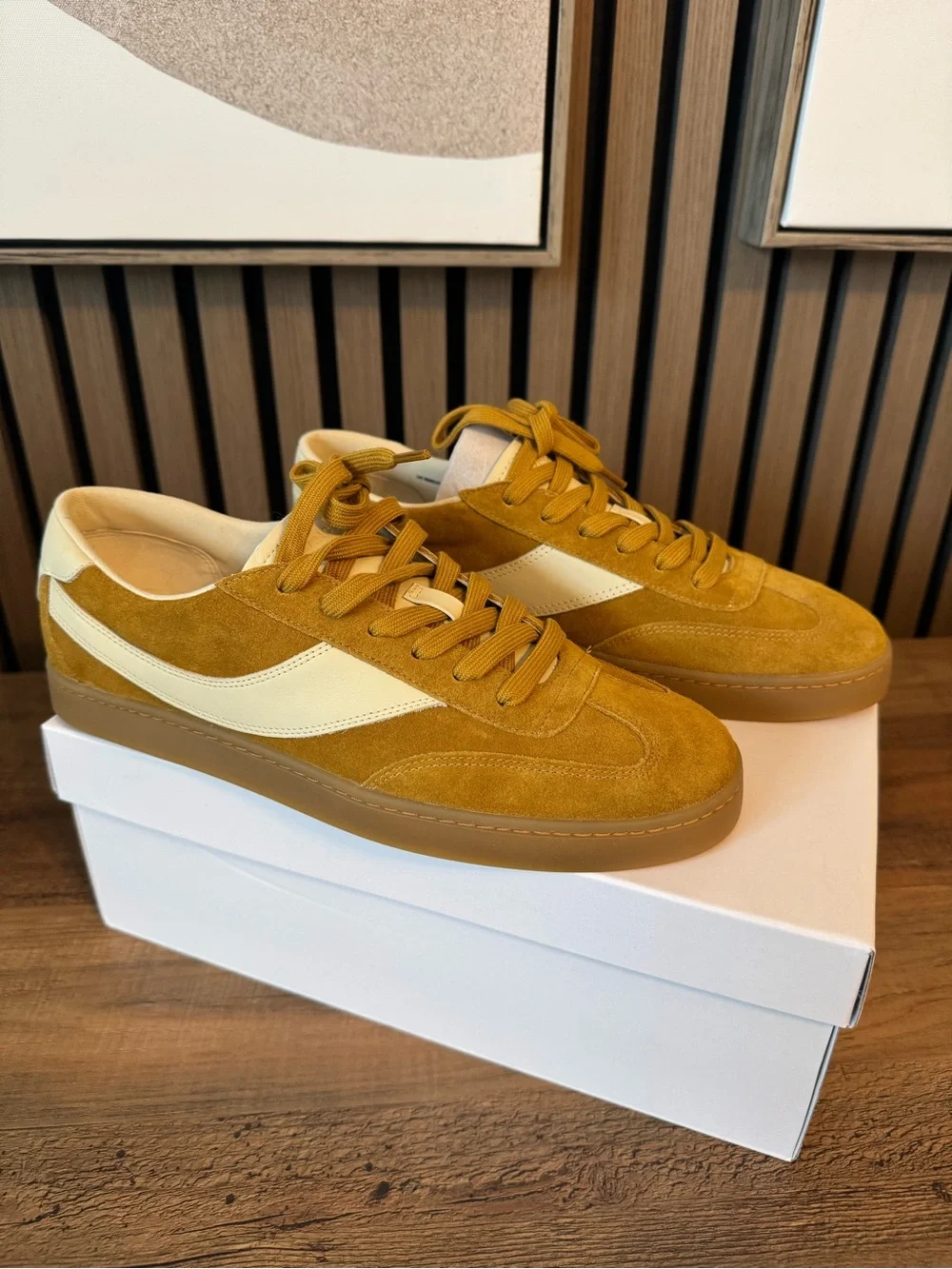 NWT Vince Corrin Sneakers Women SZ 8